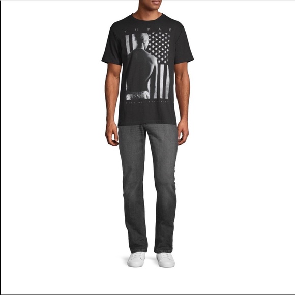 **SOLD***NWT- TUPAC TSHIRT - Picture 2 of 9